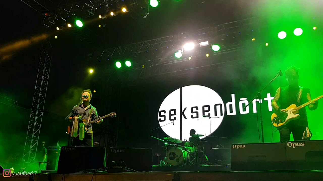 Seksendört - Potpuri (Hey On Beşli, Zühtü, Dere Boyu Kavaklar) [Kuşadası Gençlik Festivali #kgf2018]