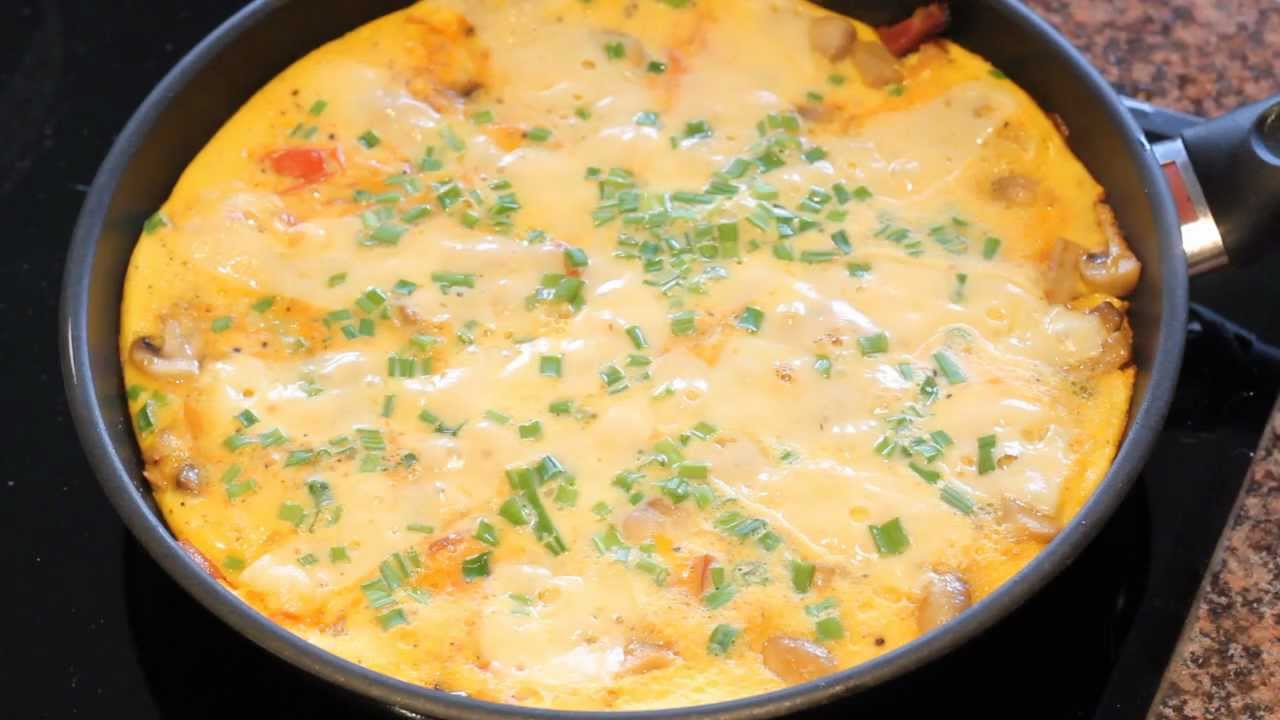 Omlet po włosku czyli frittata z boczkiem i warzywami.