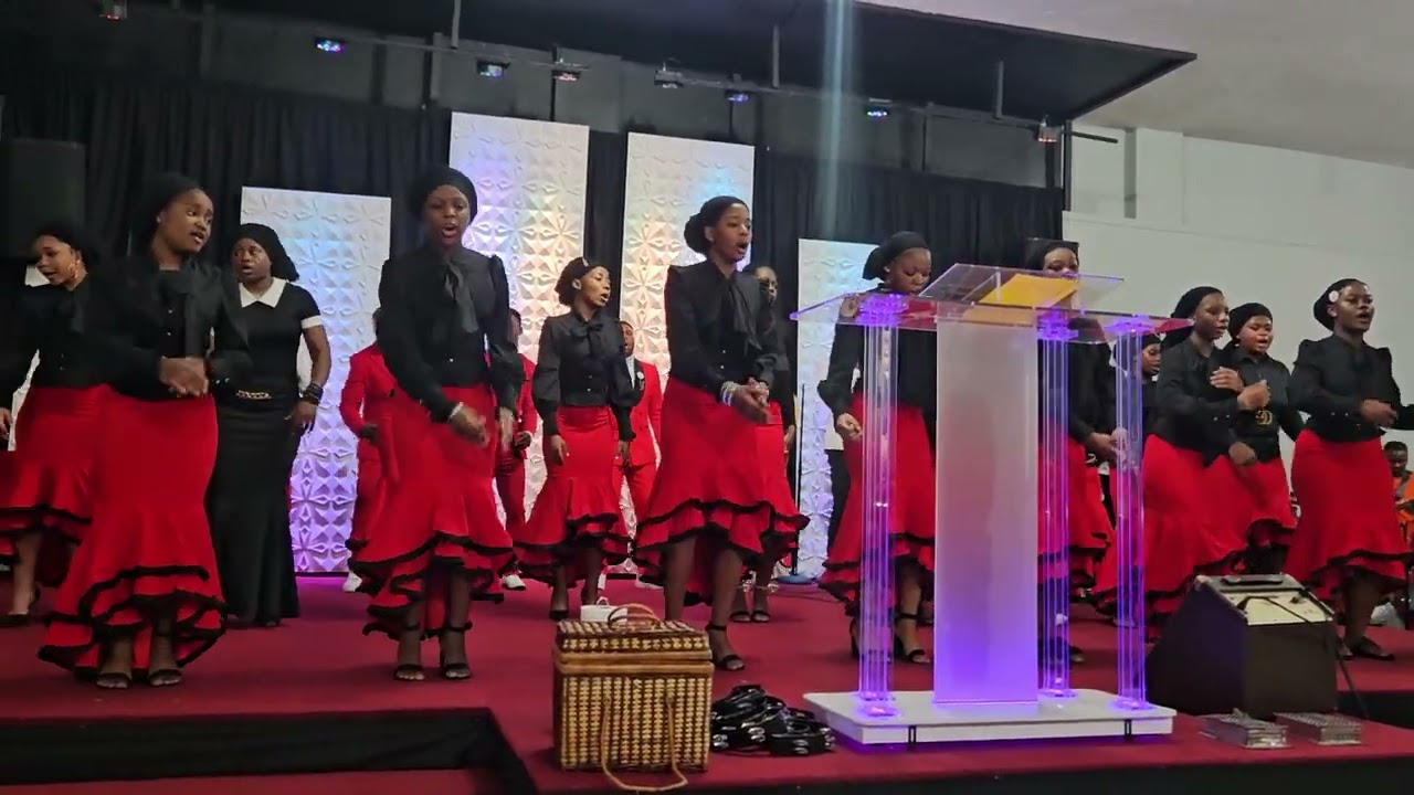Tizama upendo kwaya kwenye mkutano wa pasaka (DesMoines IA )