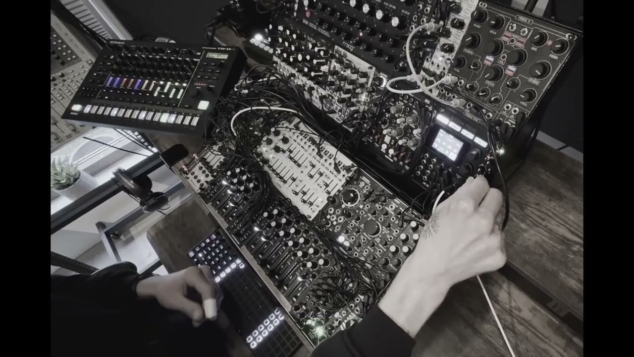 improvised raw modular techno / vhikk x - iroi - dfam - atlantix