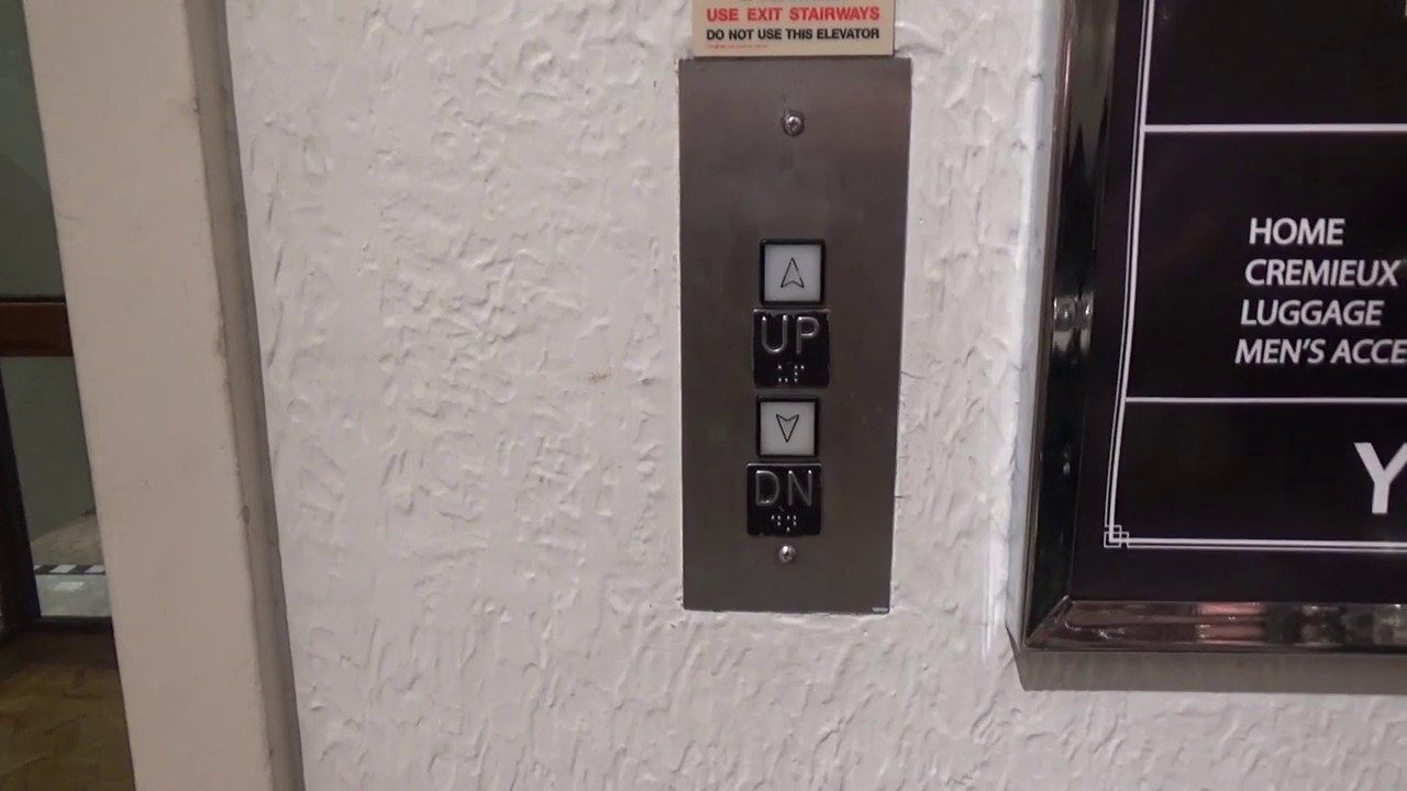 Montgomery Hydraulic Elevator @ Dillard's - Independence Center - Independence, MO