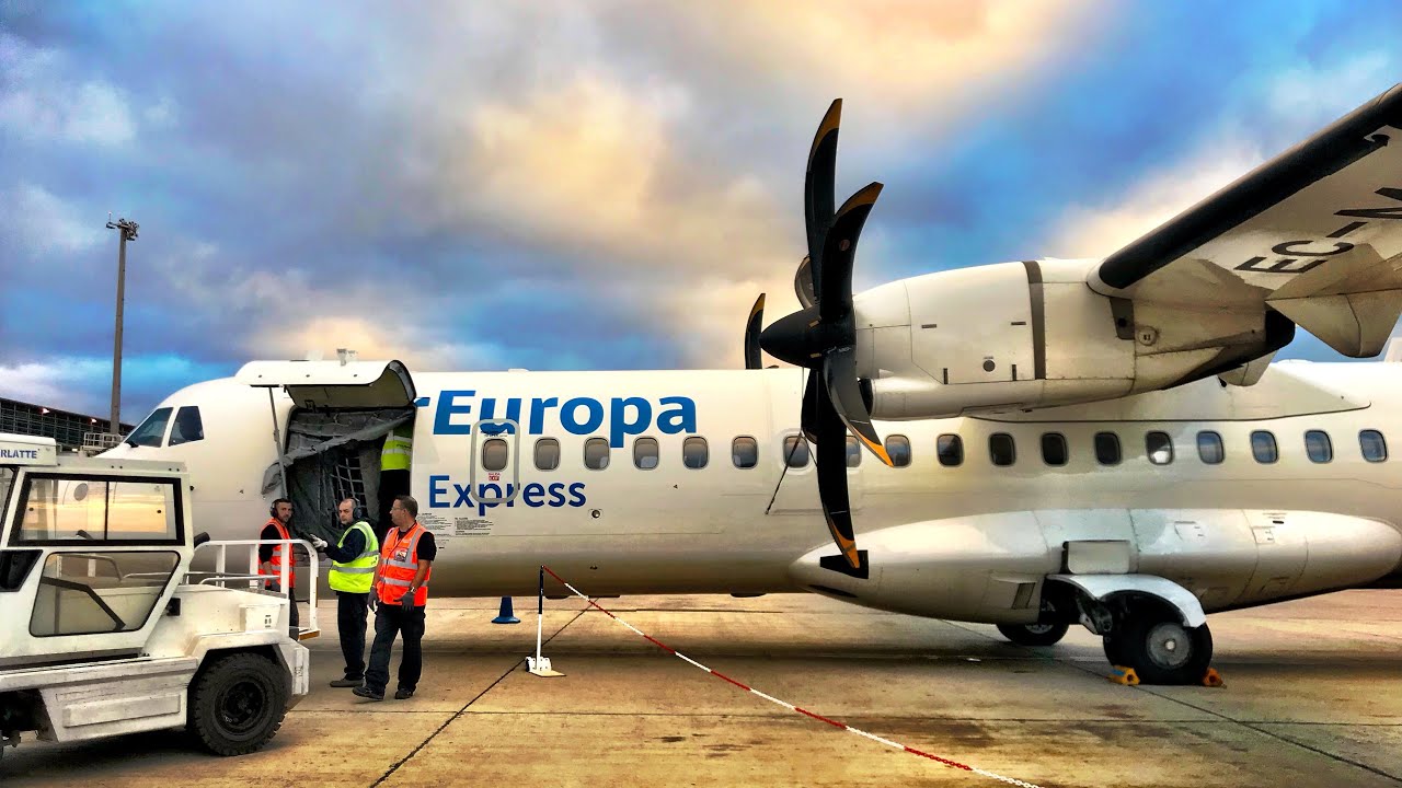 ISLAND HOPPING Gran Canaria to Fuerteventura with Air Europa Express: Economy, ATR 72