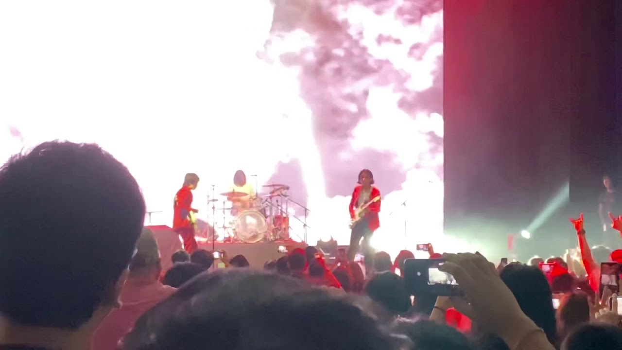 IV OF SPADES IN SINGAPORE - MUNDO