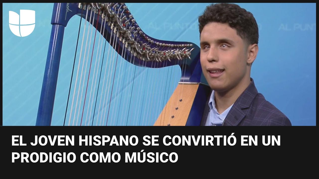 Pese a estar ciego, este joven hispano se ha convertido en un prodigio del arpa