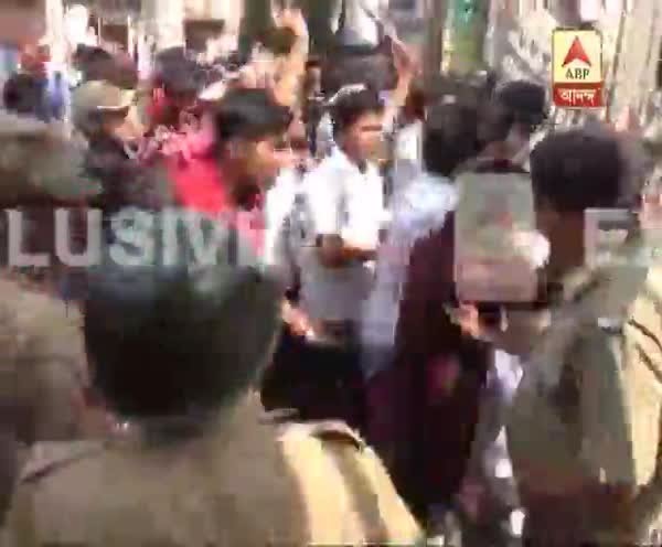 police lathicharged agitating student at Burdwan University during a rally of SFI