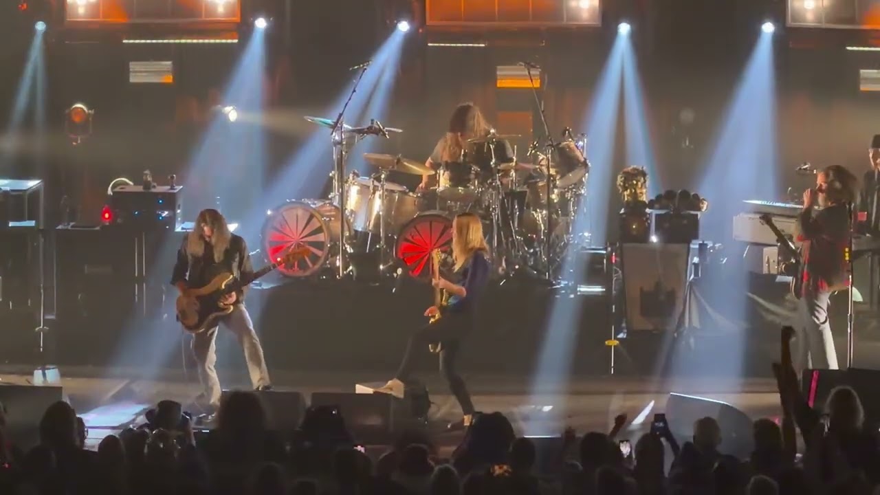 My Morning Jacket w/Karina - Cobra / For Whom The Bell Tolls - Brooklyn Paramount (October 17, 2025)