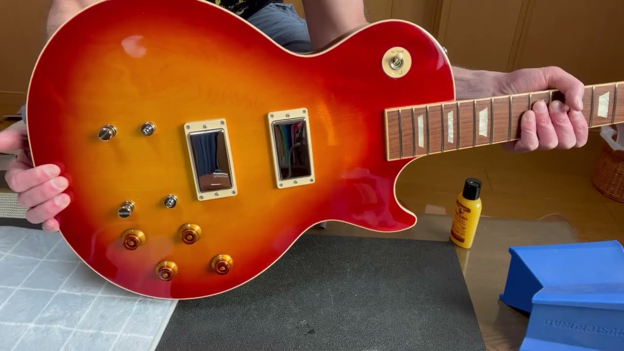 Gibson Les Paul Bass - Howard's Feed - N - Wax.