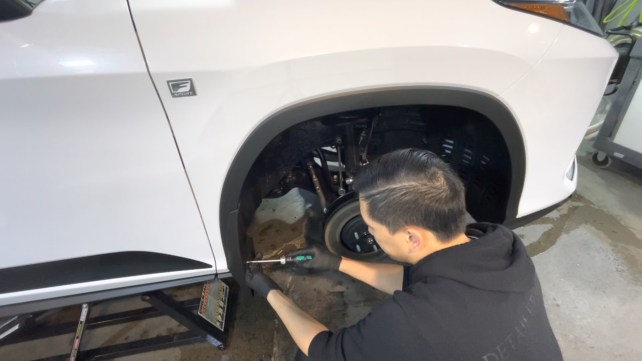 DTLRSHP 107 - 2020 RX450h Black Line Edition Front Wheel Arch Moulding Removal DIY (RAW)