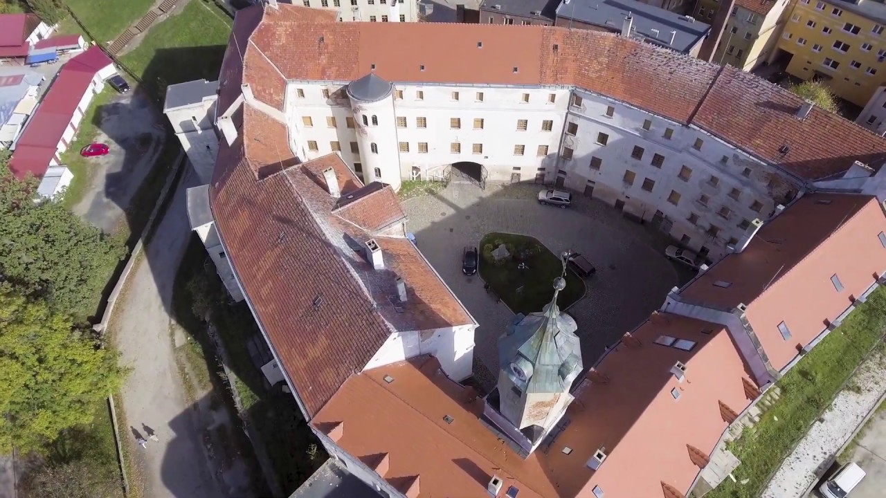 Firma Granit Pylak Strzegom. Producent wyrobów z granitu. Układania kostki i krawężników.