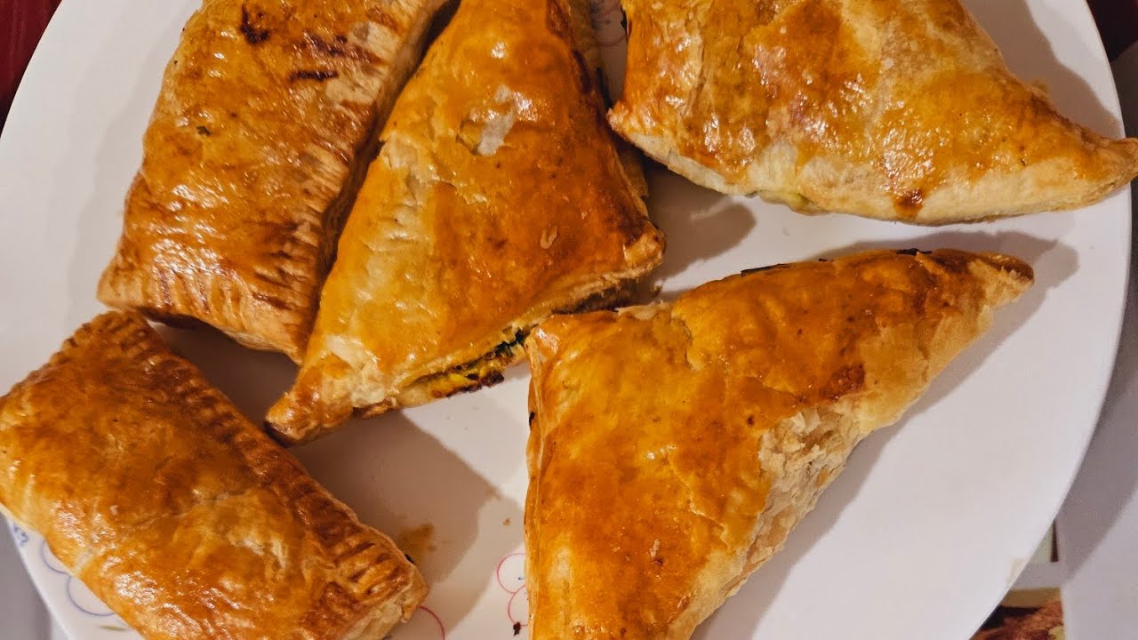 Easy and quick recipe of aalo and chicken puff patties. |Ramadan special |#food #cooking #recipe 