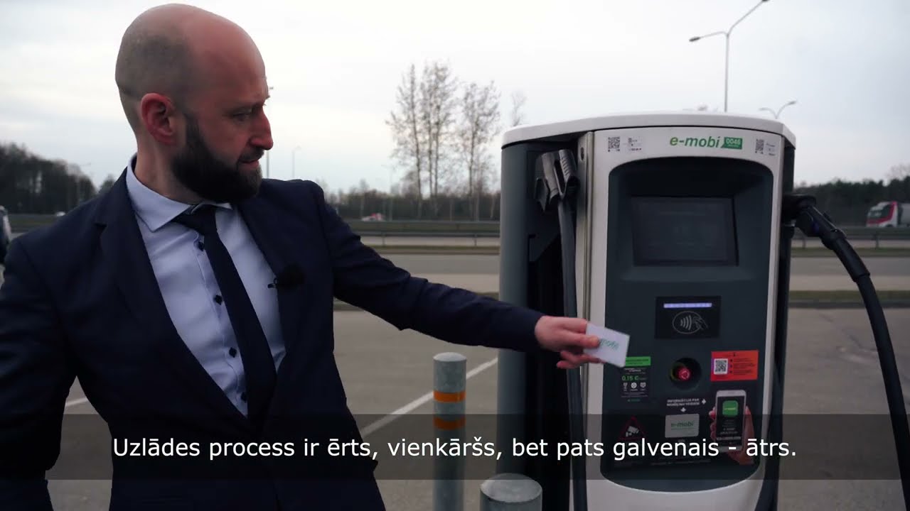 Elektroauto uzlāde - ātrās uzlādes veids.
