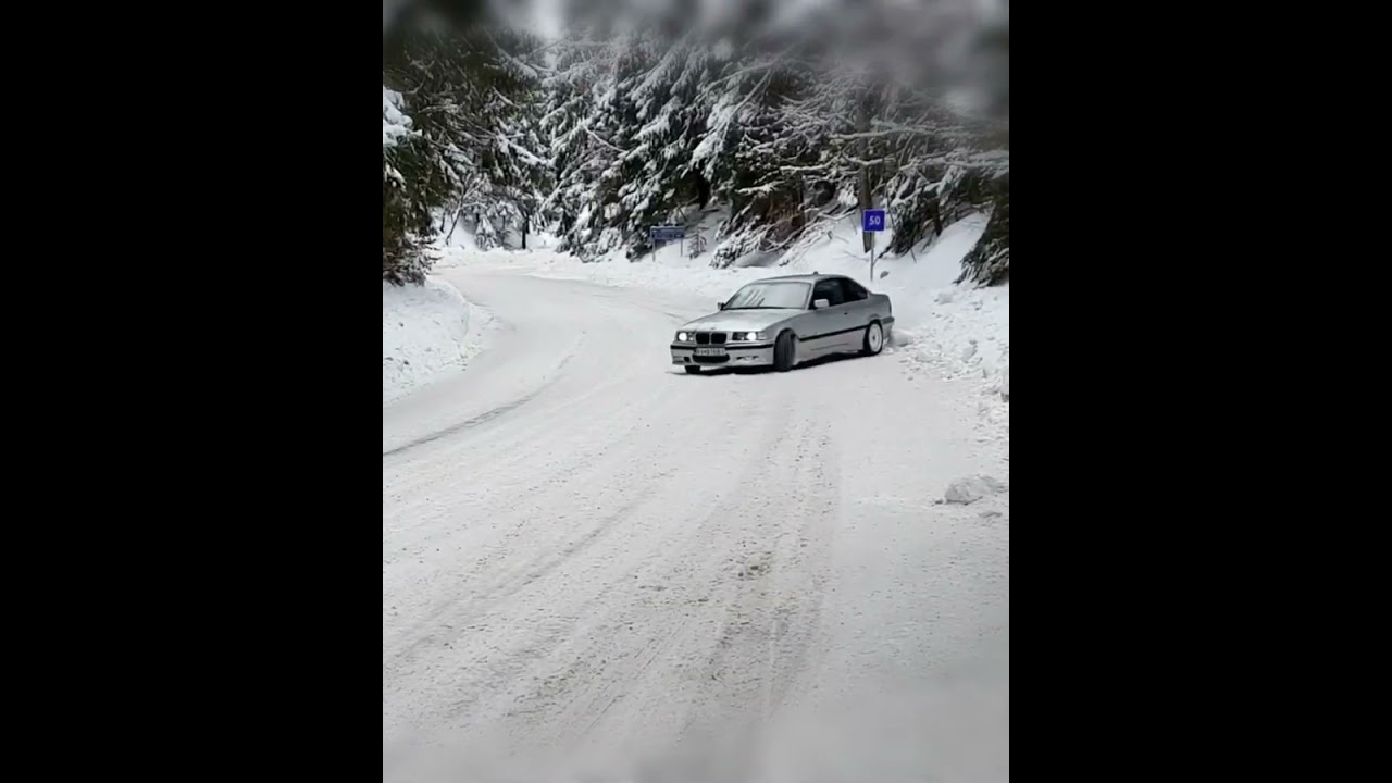 😘to snow wall #bmw #drift #driftcar #drifting #e36 #318 #m3 #winter #snow #road #fun #ride #drive