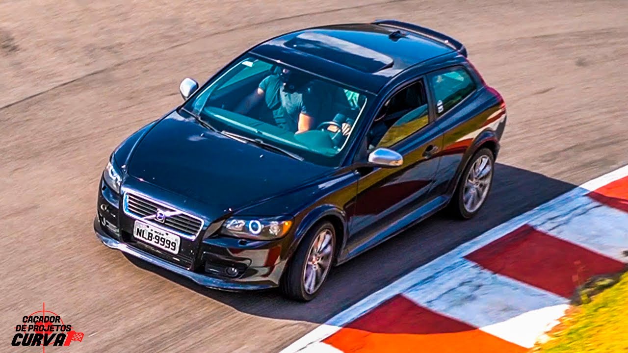 Volvo C30 T5 com câmbio manual, apenas 41 no Brasil! Volta rápida Onboard Haras Tuiutí