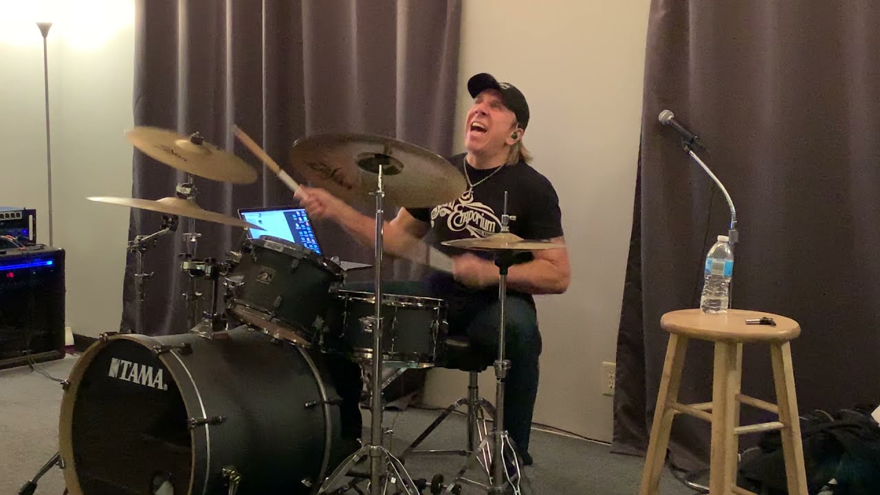 Tesla drummer Troy Luccketta playing Little Suzi at QC Rock Academy