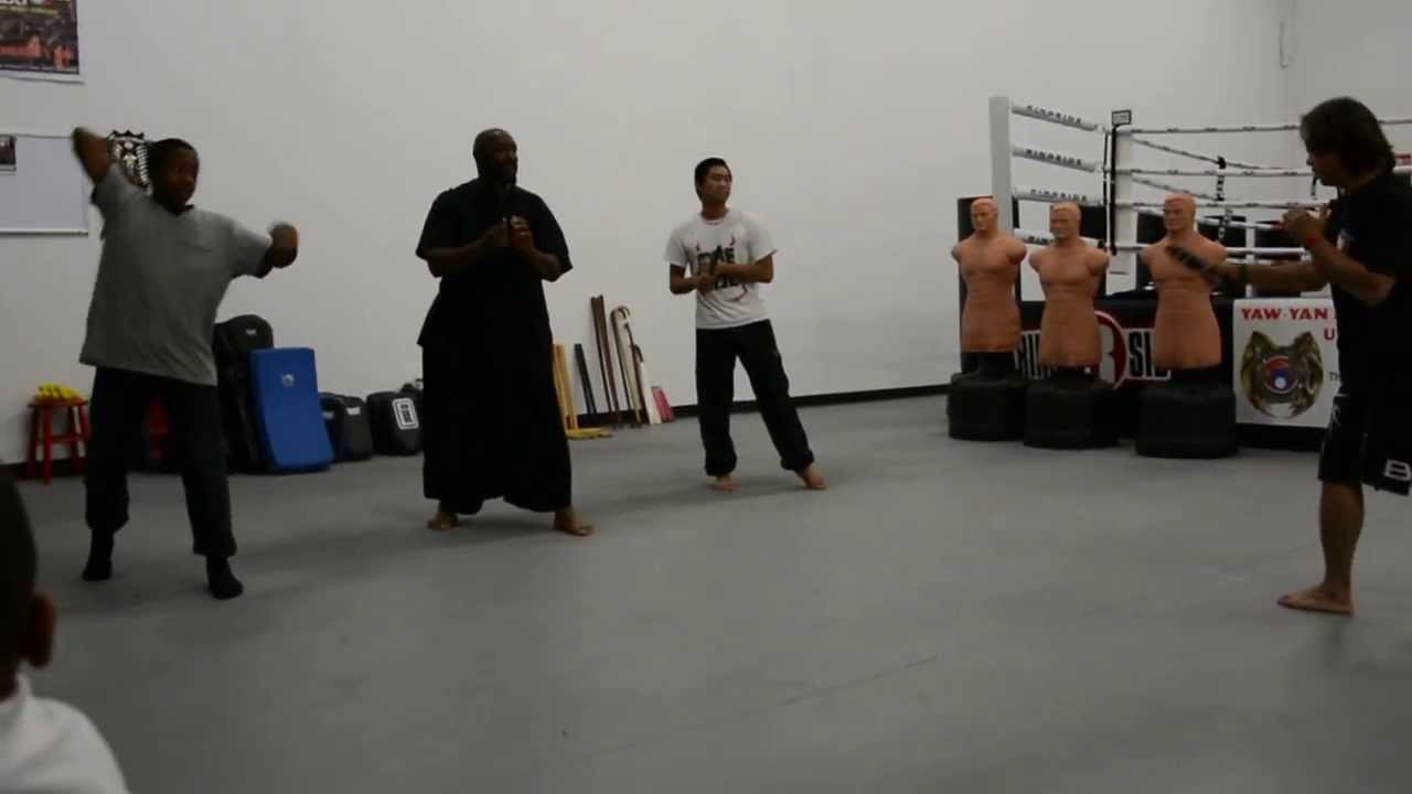 Master Liban teaching Knife Fighting to Pinakatay, 12 Pu&ntilde;al Palo of Yaw-Yan Fervilleon. 10/22/13.