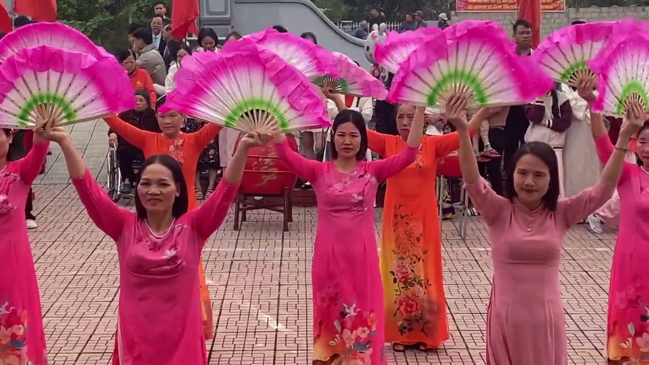 Clb dân vũ thôn phúc bồi 