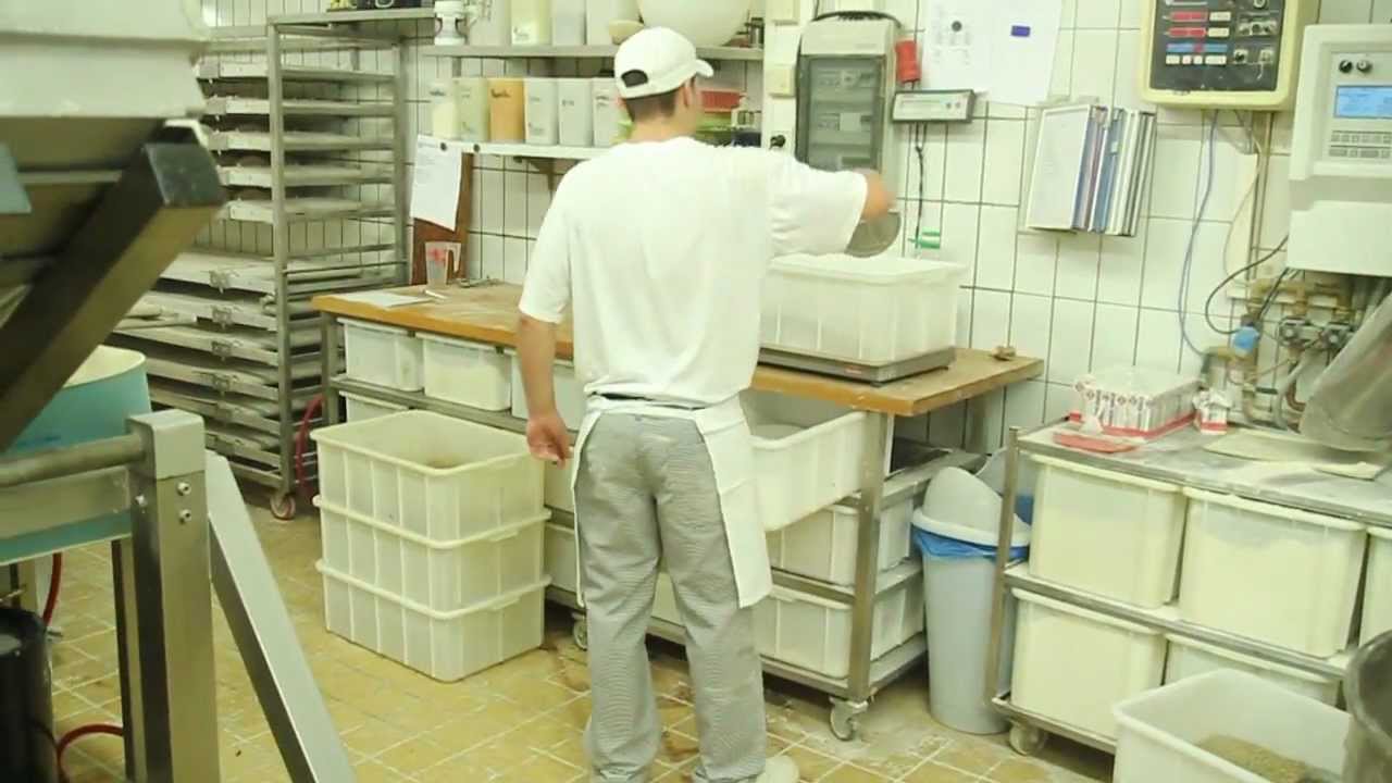 Brot und Schwarzbrot - Herstellung in der B&auml;ckerei Josef Hinkel, D&uuml;sseldorf