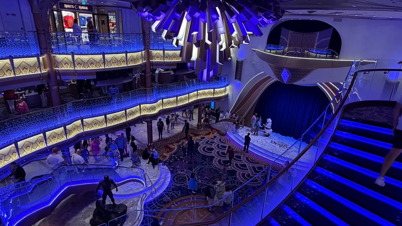 🚢 Live from the Disney Destiny! ✨