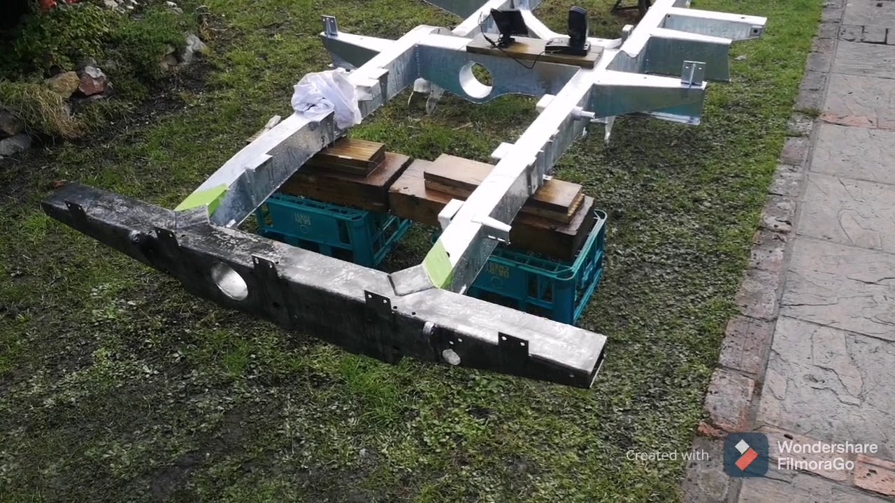 Land Rover series galv chassis prep and paint