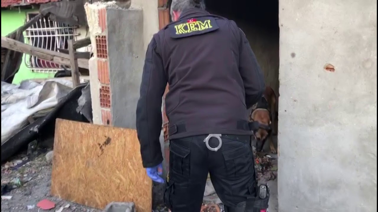 Çorlu’da polisten uyuşturucu madde satıcılarına operasyon