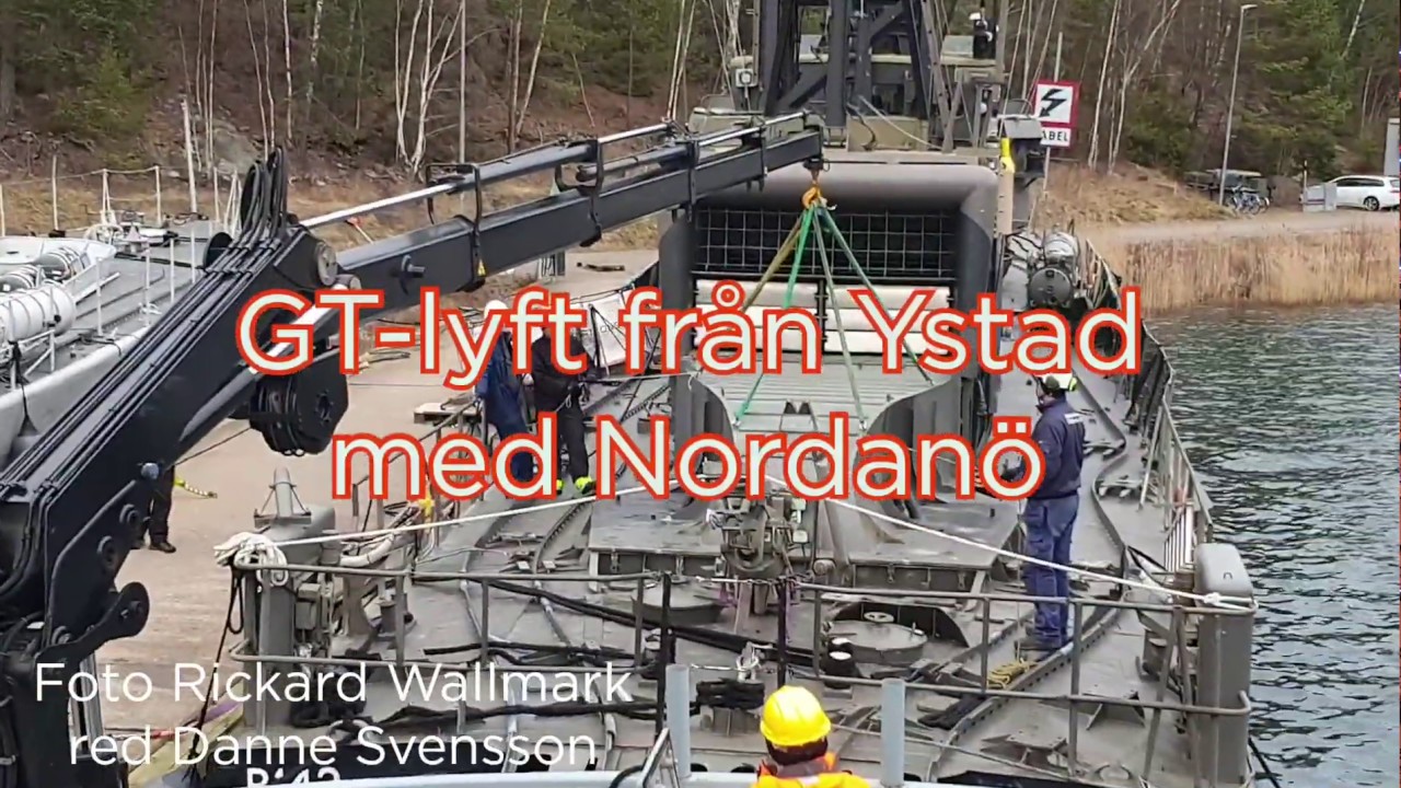 Veteranflottiljens R142 Ystad f&aring;r en gasturbin urlyft av A213 Nordan&ouml;