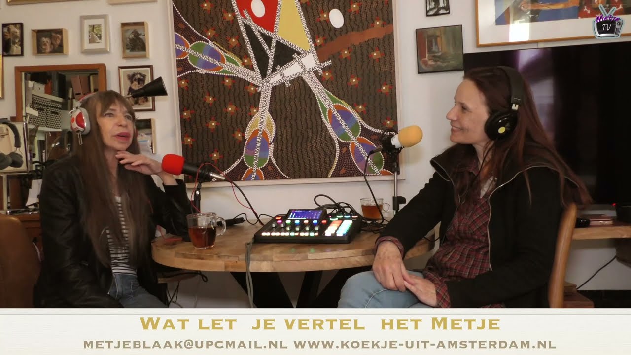 Metje Blaak & Mariska Majoor in gesprek over  het leven .