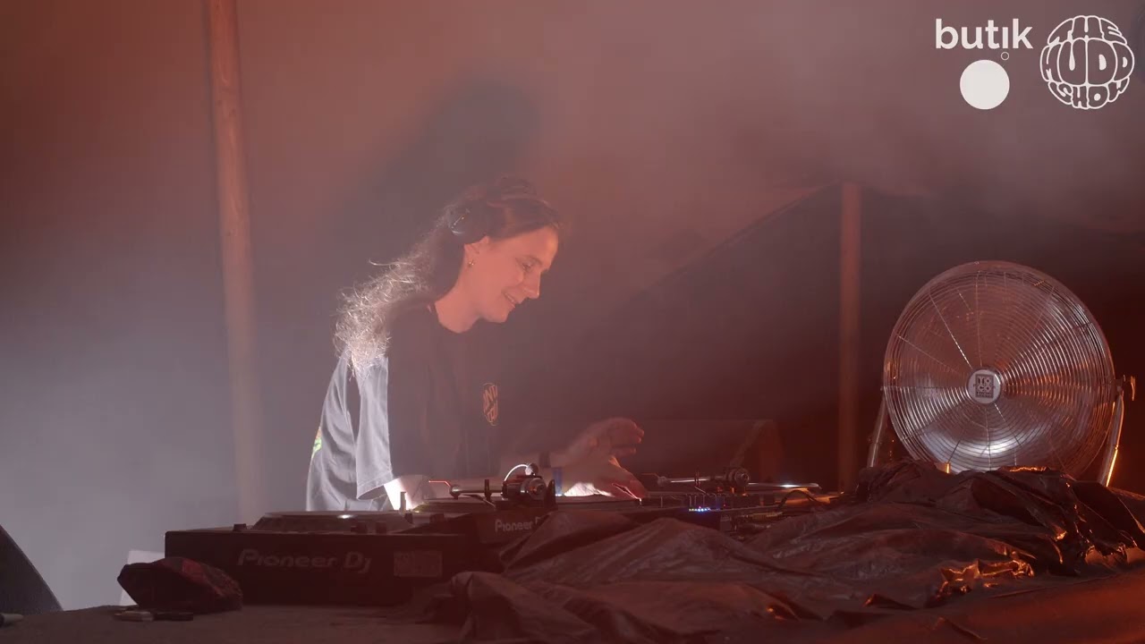 Dana Ruh | themuddshow x Butik