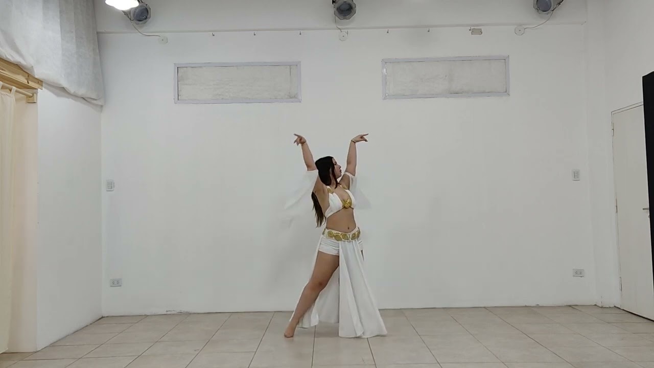 Fakkarouni - Serena Luna Bellydance