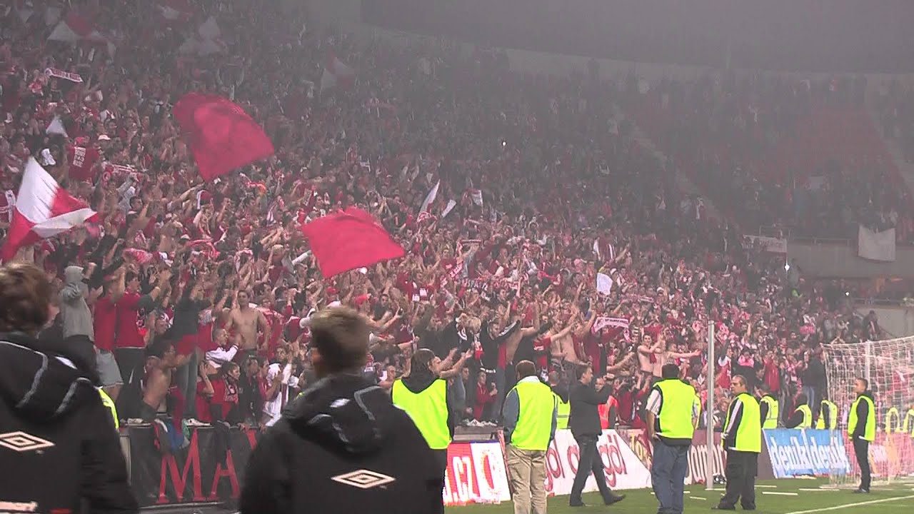 TRIBUNA SEVER - závěrečných 20 minut derby SLAVIA - sparta 1:0 + oslavy (29.9.12) 2/2