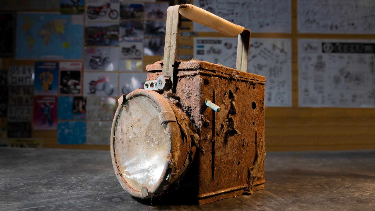 Repair and modernization  of a rusty abandoned railway flashlight