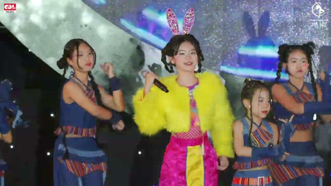 Hát  “ Oản tù tì” – Ca sĩ Kim Cương cùng Vũ Đoàn Super Girl - Gala chào xuân 2026
