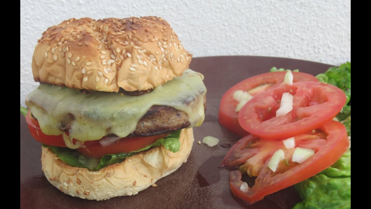 A Malaysian plant-based burger - reviewing and tasting Wholly Burger
