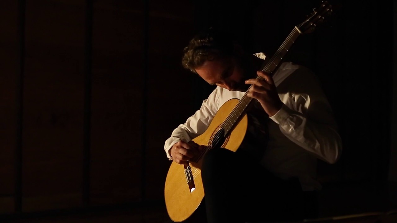 Leo Brouwer - Canticum (1968) played by Frederico Herrmann