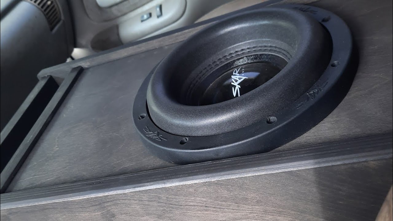 SKAR 8 INCH EVL IN A 95 K1500 *LOUD*