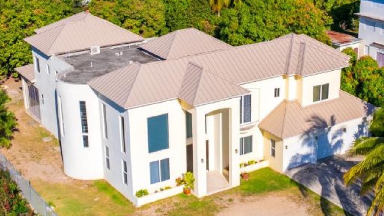 Luxury 5 Bedroom 6 Bathroom House for sale on Wiltshire Avenue, Kingston & St Andrew, Jamaica