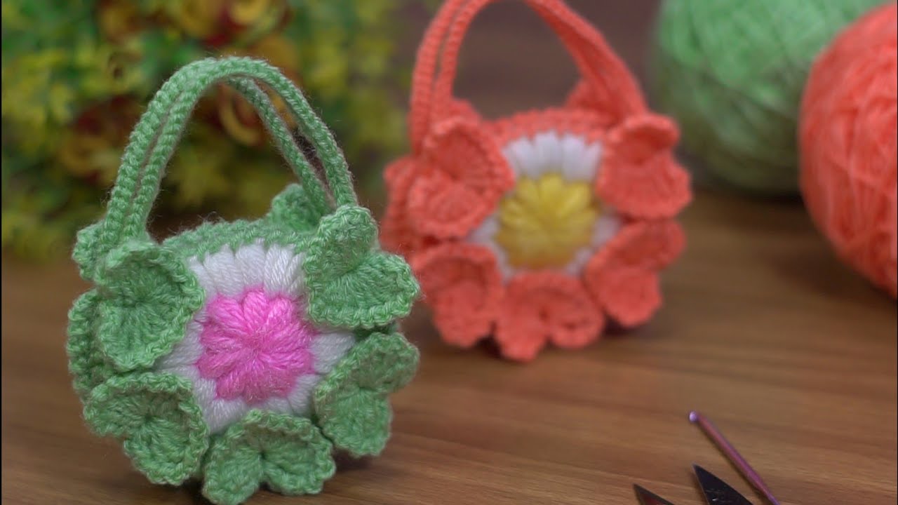 Wow!!! beautiful🥰Crochet knitting mini purse👛/Çok kolay tığ işi örgü mini çanta/mini handbag👜