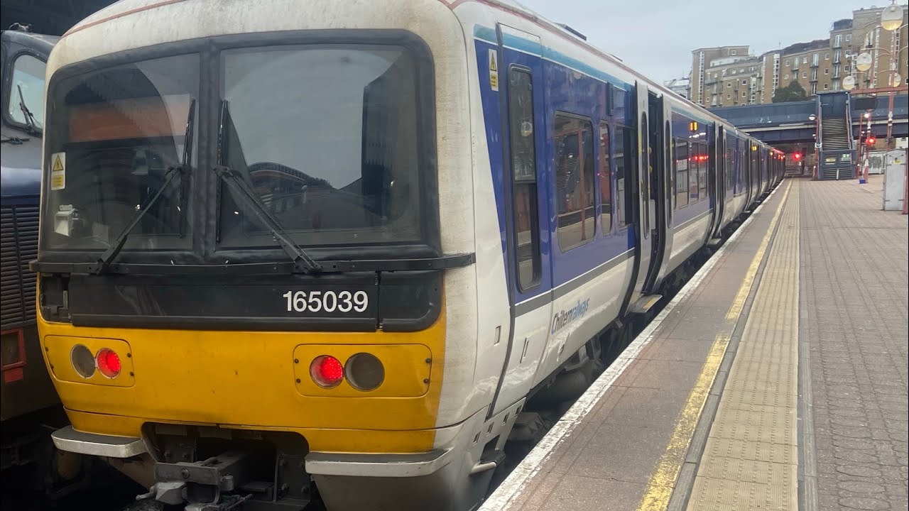 Journey on a Chiltern Railways Class 165039 from London Marylebone to Wembley Stadium