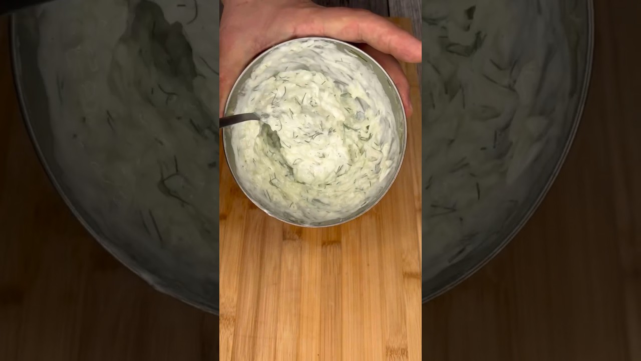 La sauce tzatziki, une d&eacute;licieuse sauce grecque 👌 #cuisine #food #recipe #cuisinefran&ccedil;aise