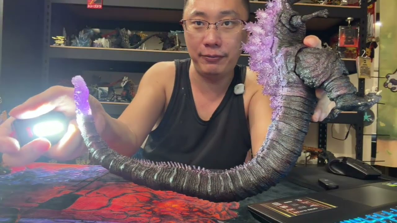 ★S.H.MonsterArts★ 海報版2016 正宗 ‧ 哥吉拉(覺醒型態) & 初版S.H.MonsterArts 覺醒型態對比!