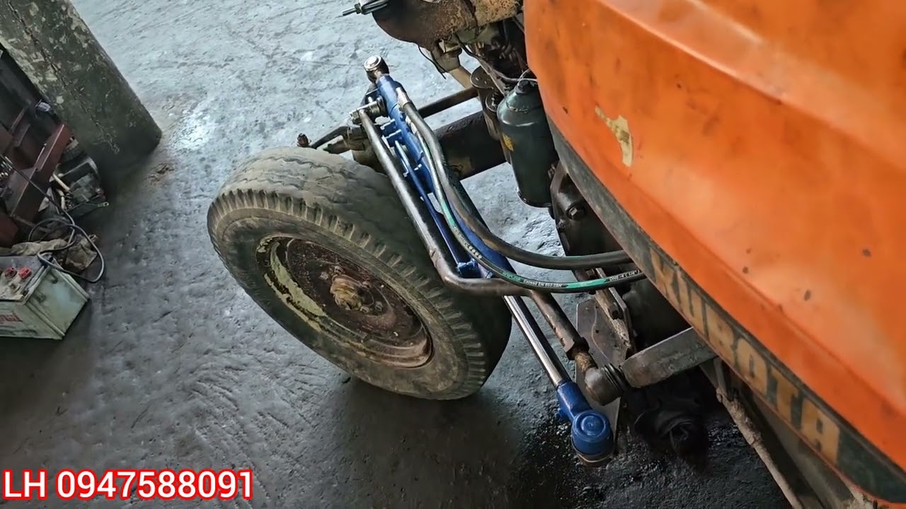 Kubota L3500. Đại tu động cơ _ lên trợ lực lái.