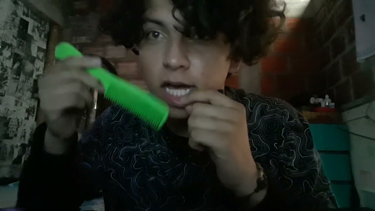 ASMR TE HAGO UN PIERCING