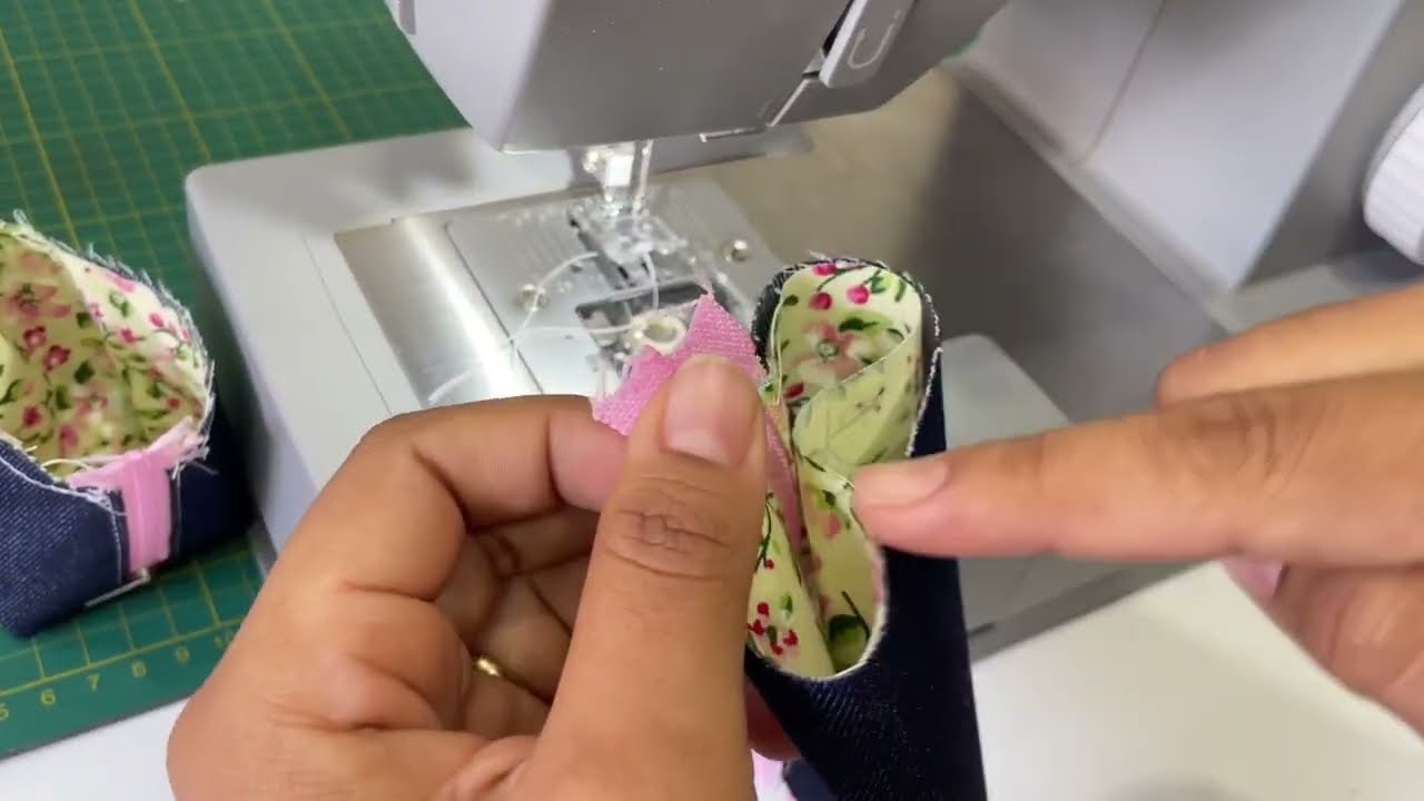 Como Transformar 1 Quadrado de Tecido em 2 Porta Moedas Lindos | Passo a Passo