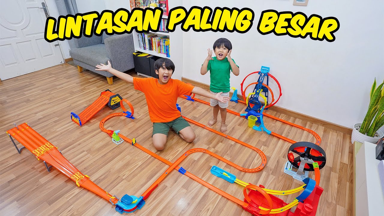 Lintasan Hot Wheels Paling Besar Yang Pernah Ziyan Buat