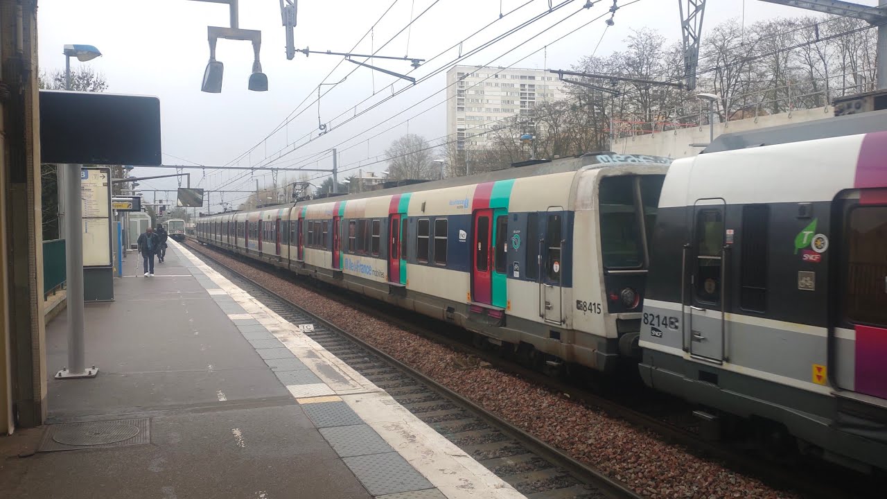 Paris, France 🇨🇵🇨🇵 Airport ✈️ Train 🚆🚆 Vlog in Rain 🌧️☔ Day in HD VIDEO 📷📷📸📸