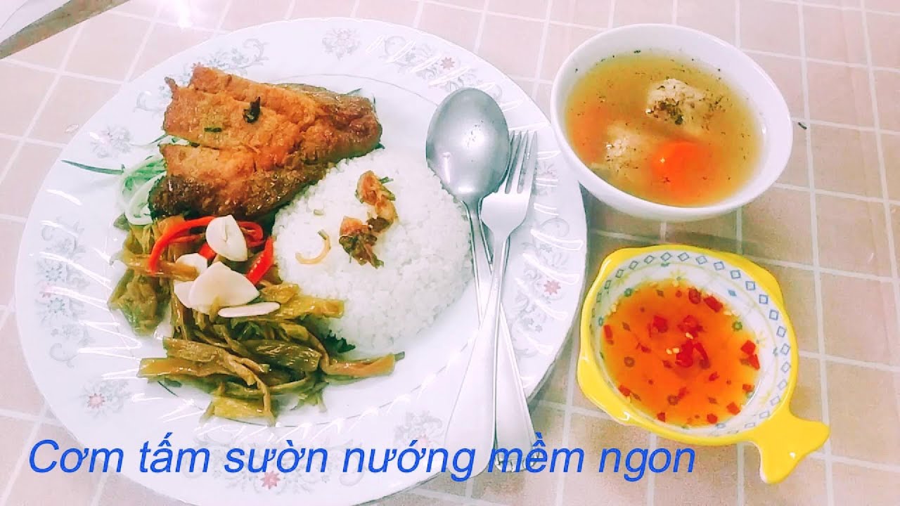 Cơm tấm sườn nướng mềm ngon. Món điểm tâm đậm chất miền tây. Cách ướp sườn mềm, ngon như ngoài quán.