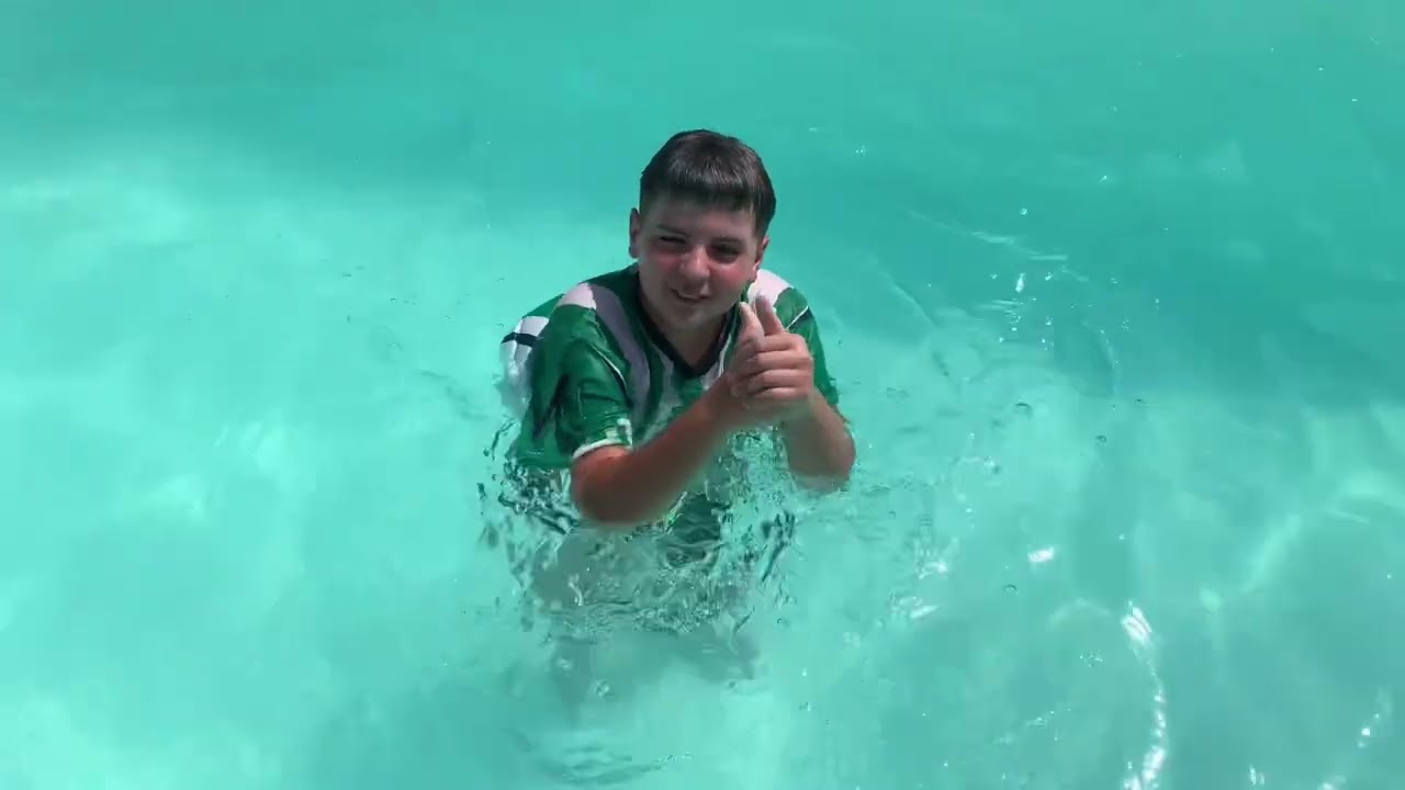 Primeiro banho de piscina do ano 01/01/25