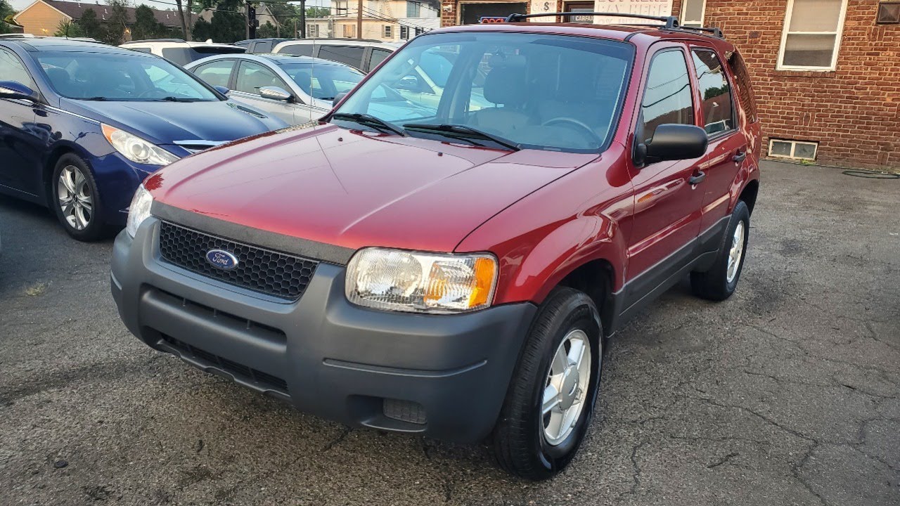 2004 Ford Escape XLS - 77k miles- very clean- runs great!!