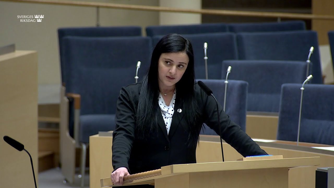 Förbjud skilda badtider för män och kvinnor – Nima Gholam Ali Pour och Sara Gille