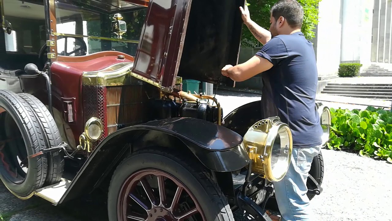 Renault 20HP (1912) do Museu do Caramulo