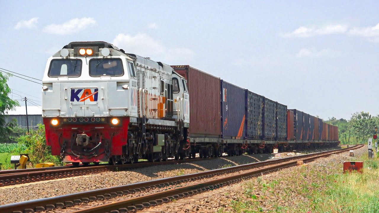 KERETA API PANJANG‼️ MENEMUKAN 29 KERETA API NGEBUT DI STASIUN LARANGAN TEGAL
